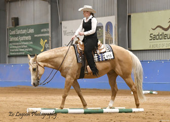 DOCS ROCKIN OAK RIDDEN BY BIANCA THOMAS IN THE AMATEUR SENIOR HORSE TRAIL
