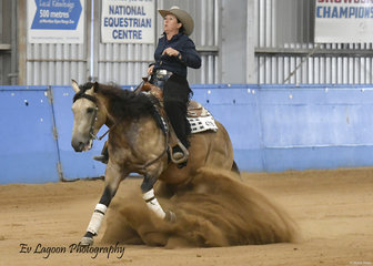 FIZZICS RIDDEN BY KATE ELLIOT IN THE JUNIOR HORSE REINING