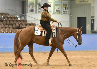 LEONIE GORSKI RIDING YLS LOOK WHOS LAUGHIN IN THE SELECT AMATEUR WESTERN HORSEMANSHIP