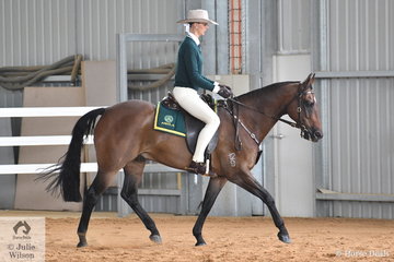 Tia Andrews won the ASHLA class with her, 'Waymere Oaks Enterprise'.