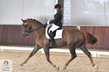 Sheridyn Ashwood from NSW rode Ashwood Park Prescott to second place in the Young Horse 7 Year Old Round 1.