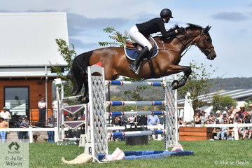 Kate Hinschen from NSW rode FF Cadel to sixth place in the Browns Sawdust World Cup Qualifier.