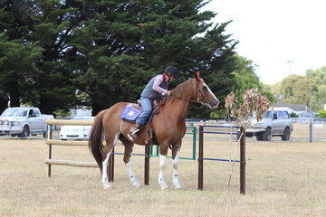 Ros Reynolds at the gate