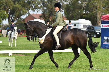 Arielle Stella rode Beverley Richard's, 'Ariston Liaison' to take third place in the Child's Large Show Hunter Galloway Championship.