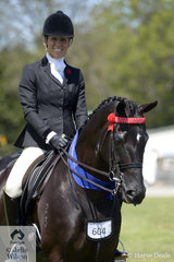 Alannah Richards rode her own and the Lawrie Group's nomination, 'Solomon' to win the class for Open Hack Over 16.2hh.