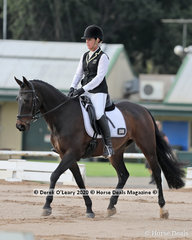 Shelly Campbell rode "Ridgview Lincoln" in the Novice 2A riders 40-49 group