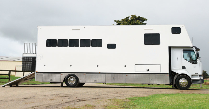 The Mack Midlum 270DCi carries five horses and is 4.2m high. “It is quite high, which has its advantages, but we have a Garmin Navman that takes us on a route that avoids low bridges. The height gives us advantages, including belly storage and we can carry a lot of feed and up to 18 bales of hay.” The height also helps with internal space as there are no slide outs. Another important feature is that the truck has a 16,000kg carrying capacity and even loaded with five horses there are no problems at the weigh bridges.
