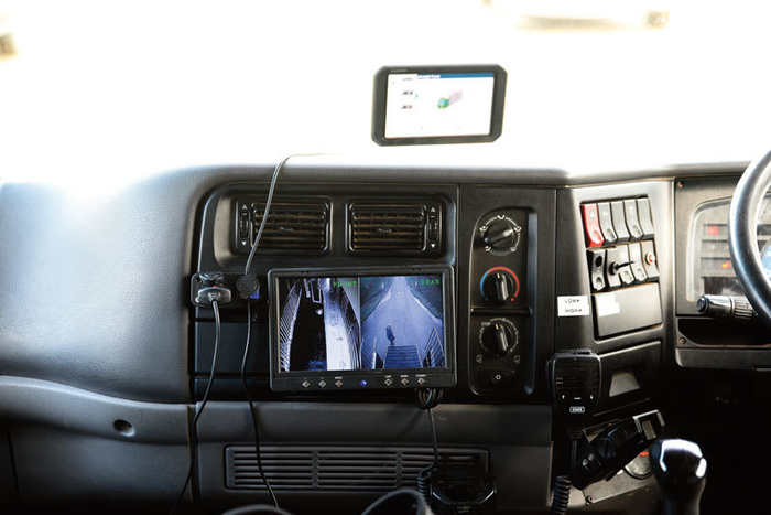 The split screen camera in the cab. One half the horses, the other a rear view camera.