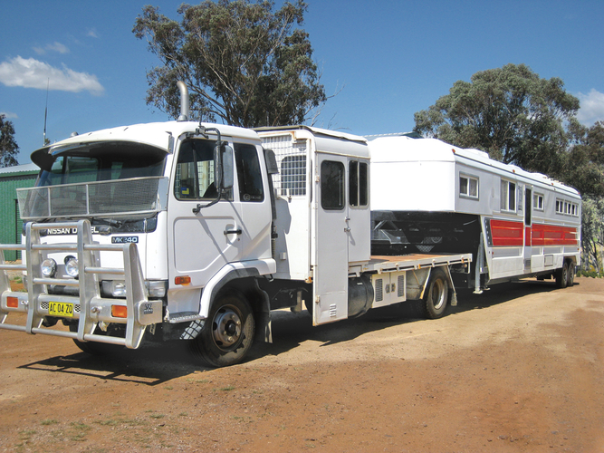 5 horse diamond t gooseneck & nissan mk240 truck towing