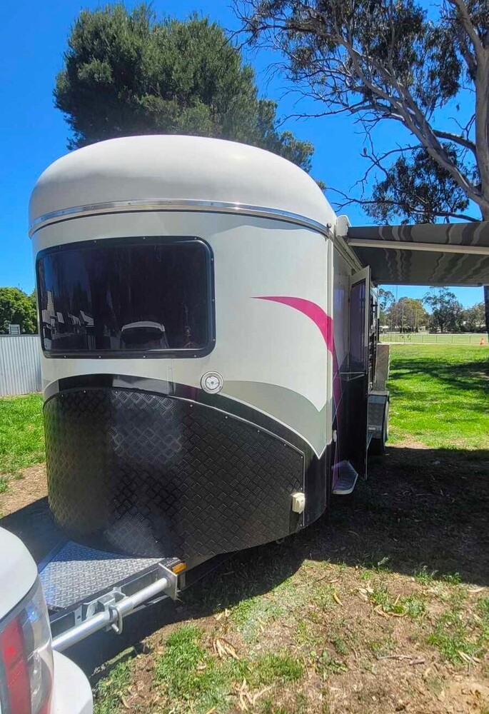 2018 2HAL Camper with Shower In Floats Horse Transports for sale in