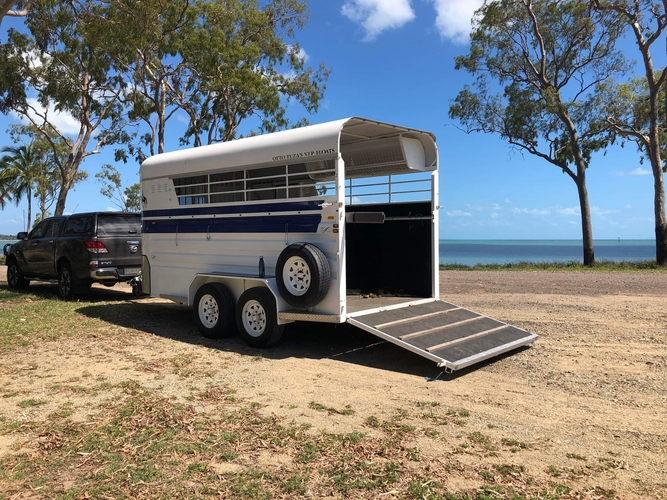 Beautiful Otto Tuza 3HAL Floats Horse Transports for sale in Mackay