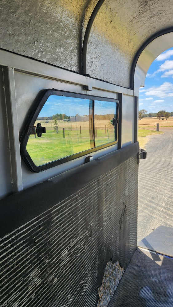 Unique 2 Side Straight Load Floats Horse Transports for sale in Bunbury WA Horse Deals