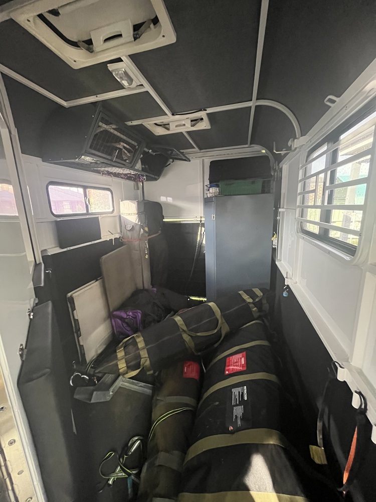 Peaceland 2HALCamper Float Floats Horse Transports for sale in