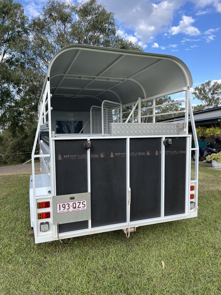 Extended 3H Angle Load Float Floats Horse Transports for sale in