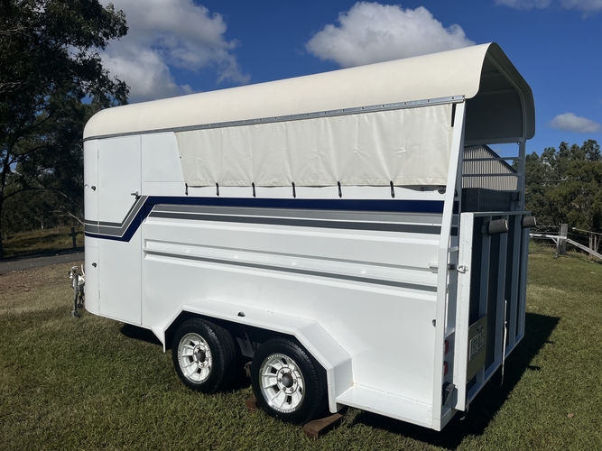 Extended 3H Angle Load Float Floats Horse Transports for sale in