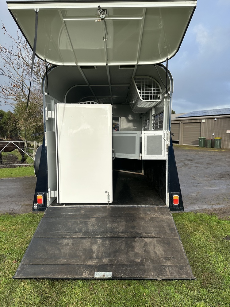 DISCOVERY 2019 3HAL FLOAT Floats Horse Transports for sale in