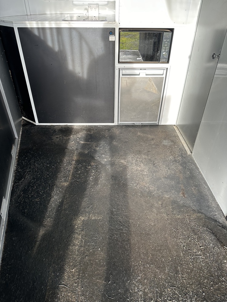 DISCOVERY 2019 3HAL FLOAT Floats Horse Transports for sale in