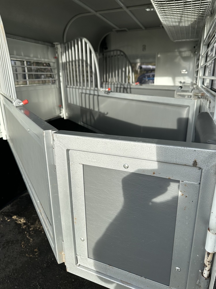 DISCOVERY 2019 3HAL FLOAT Floats Horse Transports for sale in