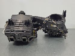 543816