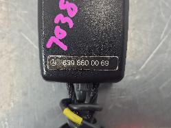 543858