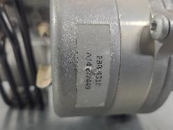 562864
