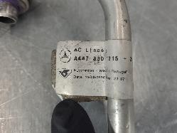 560880