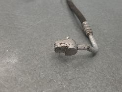 560878