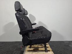 561626