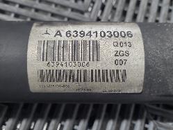 564702