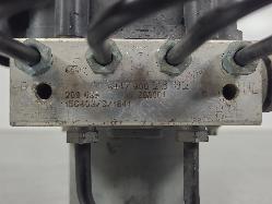 561180