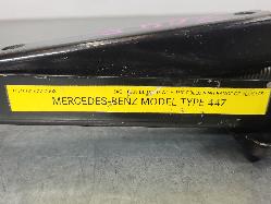 573694