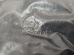 573702
