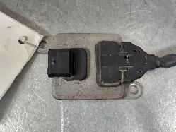 563274