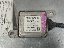 563272