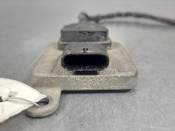 563276