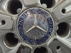 566882