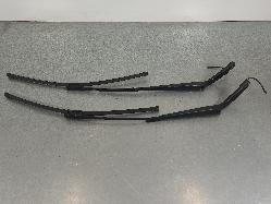 560198