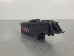 560298
