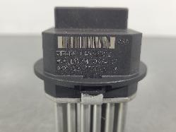 560330