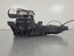 572738