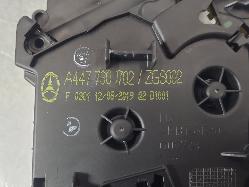 573758