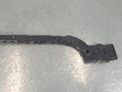 573900