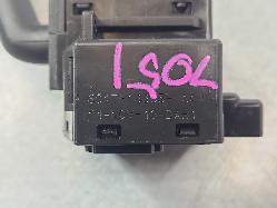 563352