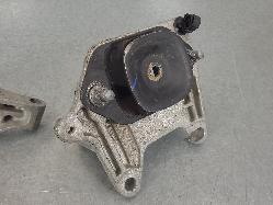 570186