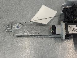 568742