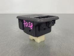 565748