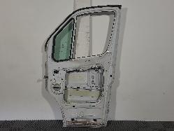 568934