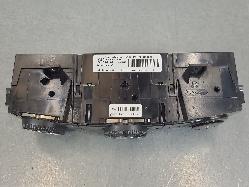 569402