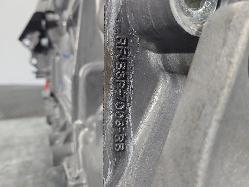 582318