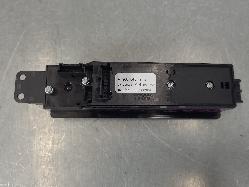 565742